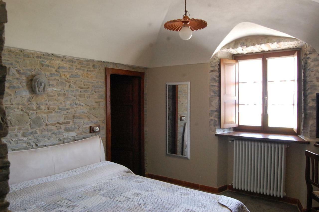 Appartamenti Cenni - Relais Su Lago Varsi Buitenkant foto