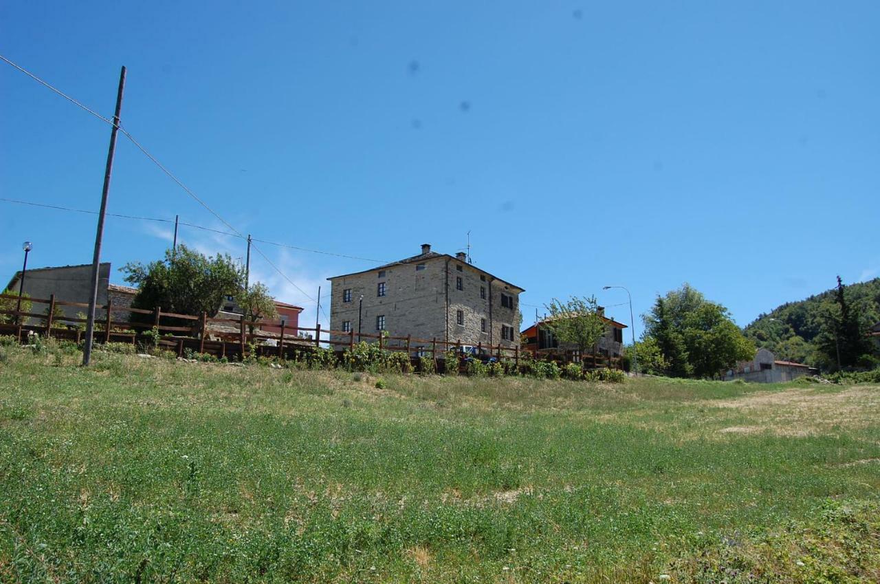 Appartamenti Cenni - Relais Su Lago Varsi Buitenkant foto