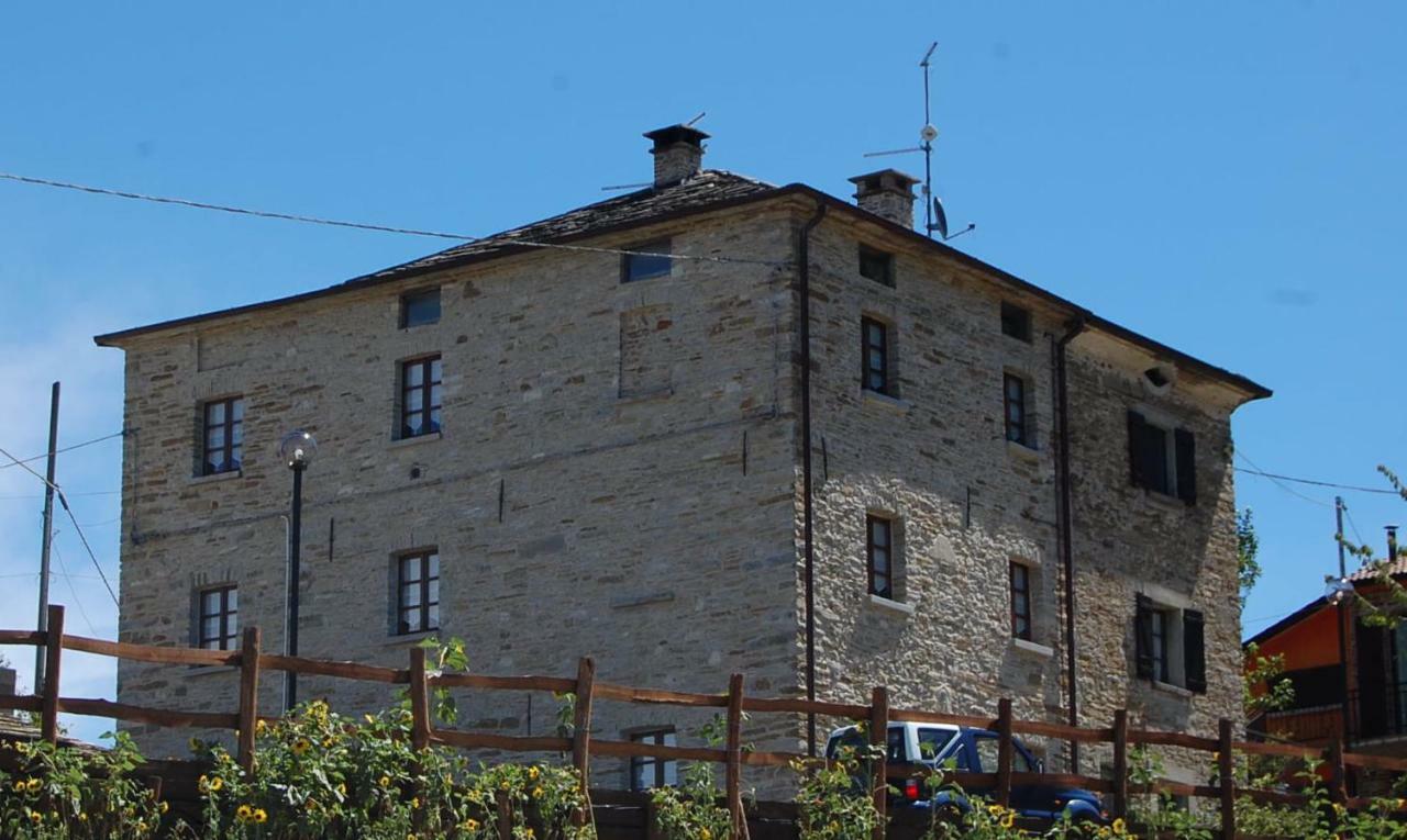 Appartamenti Cenni - Relais Su Lago Varsi Buitenkant foto